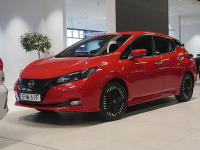Röd Begagnad 2022 Nissan Leaf N-Connecta Halvkombi | 174 900 kr (Marknadspris)