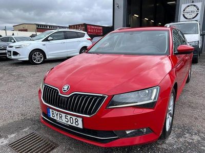 Begagnad Skoda Superb Style 150 HK (110 kW) 2016 Röd Kombi
