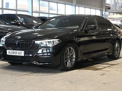 Safirsvart metallic Begagnad 2020 BMW 520 M Sport Sedan | 359 000 kr (Bra pris)