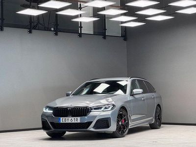Grå Begagnad 2022 BMW 530e M Sport Kombi | 409 900 kr (Lite dyr)