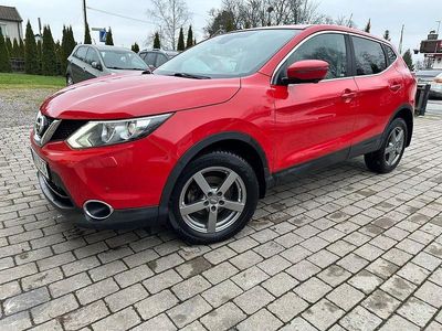 Röd Begagnad 2017 Nissan Qashqai SUV | 129 800 kr (Marknadspris)