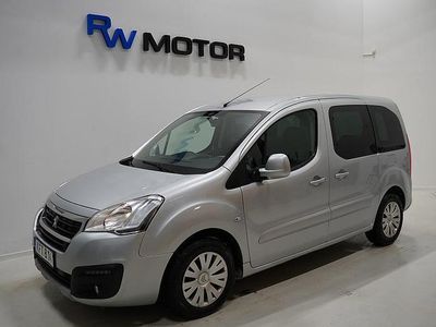 Grå Begagnad 2015 Peugeot TePee Minibuss | 79 800 kr
