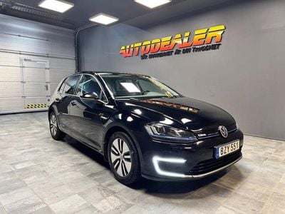 Begagnad VW e-Golf 85 kW (116 HK) 2016 Svart Halvkombi
