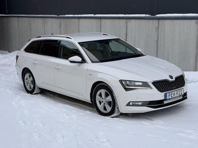 Begagnad Skoda Superb LAURIN & KLEMENT 190 HK (139 kW) 2017 Vit Kombi