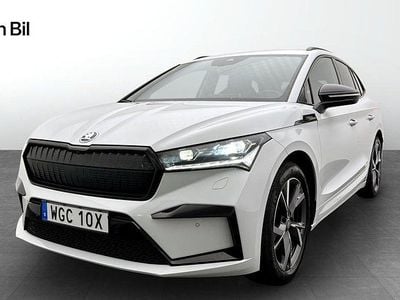 Vit (moon white metallic) Begagnad 2023 Skoda Enyaq iV SportLine SUV | 429 900 kr (Marknadspris)