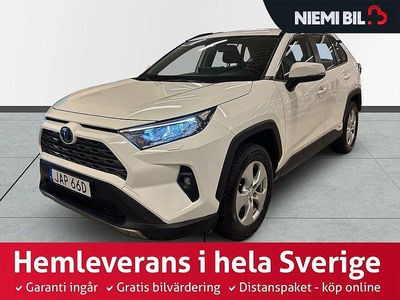 Vit Begagnad 2023 Toyota RAV4 Hybrid SUV | 349 900 kr (Bra pris)
