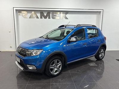 Blå Begagnad 2016 Dacia Sandero Stepway Kombi | 82 000 kr (Marknadspris)