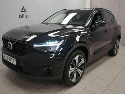 Svart Begagnad 2023 Volvo XC40 SUV | 399 900 kr