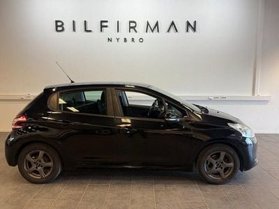 Begagnad Peugeot 208 82 HK (60 kW) 2014 Svart Halvkombi