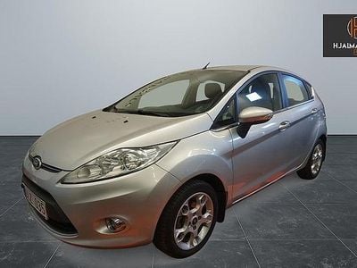 Grå Begagnad 2012 Ford Fiesta Titanium Halvkombi | 72 500 kr (Marknadspris)