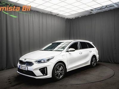 Vit Begagnad 2021 Kia Ceed Advance Halvkombi | 188 800 kr (Superpris)