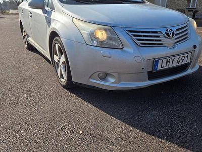 Begagnad Toyota Avensis 150 HK (110 kW) 2010 Silver Kombi