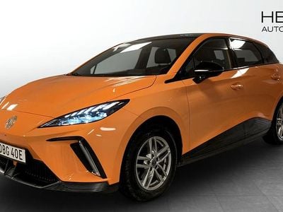 Begagnad MG MG4 EV Luxury 150 kW (204 HK) 2022 Orange Halvkombi