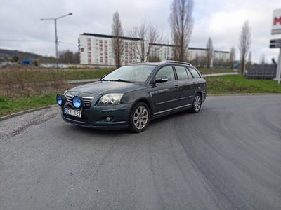 begagnad Toyota Avensis Kombi 2.0 D-4 VVT-i Euro 4