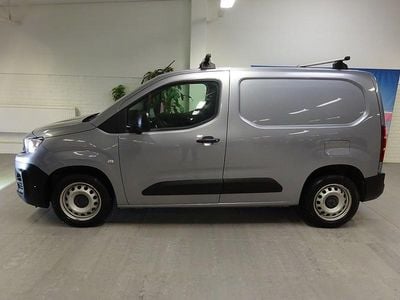 Grå Begagnad 2019 Peugeot Partner Minibuss | 159 900 kr (Marknadspris)