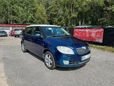 Begagnad Skoda Fabia 70 HK (51 kW) 2009 Mörkblå Halvkombi