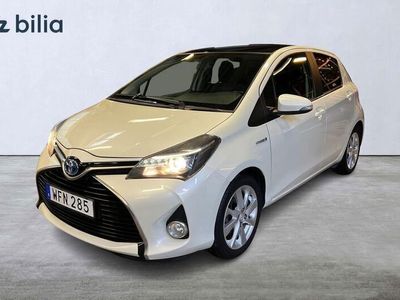 begagnad Toyota Yaris Hybrid 1,5 5-D Exective Skyview Approved Used 2025 2014 Grå