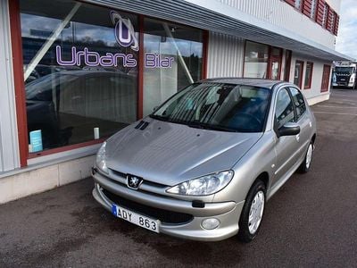 Begagnad Peugeot 206 75 HK (55 kW) 2007 Grå Halvkombi