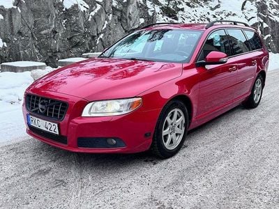 Röd Begagnad 2011 Volvo V70 R-Design Kombi | 89 000 kr (Marknadspris)