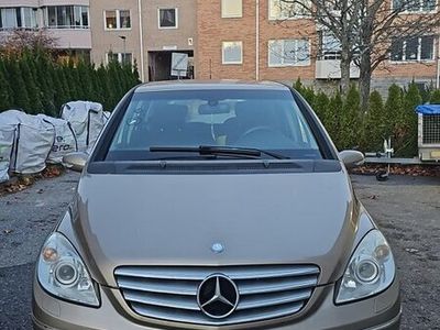 Mercedes B200