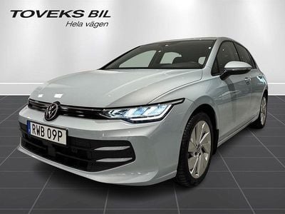 Blå Begagnad 2025 VW Golf VIII Edition | 314 900 kr (Marknadspris)