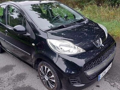 Svart Begagnad 2009 Peugeot 107 Halvkombi | 35 000 kr (Marknadspris)