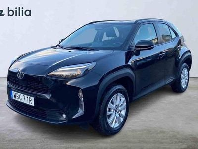 Svart Begagnad 2024 Toyota Yaris Cross Active SUV | 269 900 kr (Marknadspris)