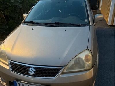 Suzuki Liana