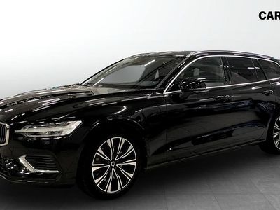 Svart Begagnad 2023 Volvo V60 Kombi | 359 900 kr (Marknadspris)