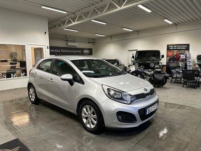 Begagnad Kia Rio 84 HK (61 kW) 2014 Grå Halvkombi