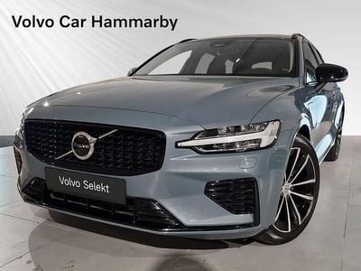 Grå Begagnad 2023 Volvo V60 Plus Kombi | 448 900 kr
