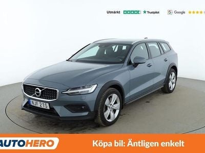 Grå Begagnad 2021 Volvo V60 CC Momentum Kombi | 355 000 kr (Marknadspris)