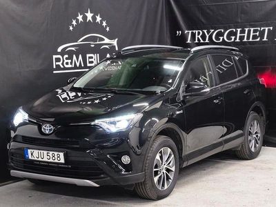 Svart Begagnad 2018 Toyota RAV4 Hybrid SUV | 194 800 kr (Marknadspris)