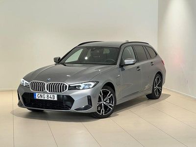 Grå Begagnad 2024 BMW 330e M Sport Kombi | 459 000 kr (Marknadspris)
