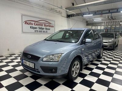 Begagnad Ford Focus 125 HK (91 kW) 2007 Blå Halvkombi