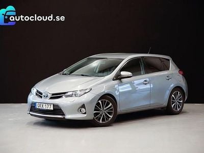 Begagnad Toyota Auris Hybrid Edition 99 HK (72 kW) 2015 Grå Sedan