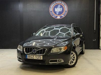 Grå Begagnad 2011 Volvo V70 Momentum Kombi | 89 800 kr (Marknadspris)