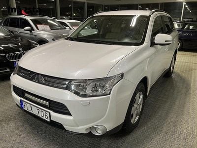 Begagnad Mitsubishi Outlander 150 HK (110 kW) 2013 Vit SUV