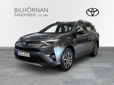 Grå Begagnad 2017 Toyota RAV4 Hybrid Active SUV | 234 900 kr (Lite dyr)