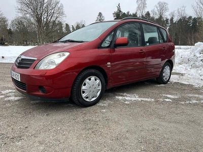 Röd Begagnad 2003 Toyota Corolla Verso Minibuss | 39 900 kr