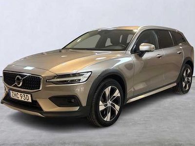 Begagnad 2021 Volvo V60 CC Kombi | 355 000 kr (Marknadspris)