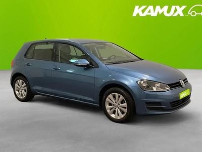 Blå Begagnad 2017 VW Golf VII Halvkombi | 137 800 kr (Marknadspris)