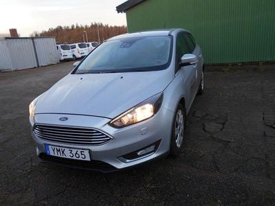 Grå Begagnad 2017 Ford Focus Titanium Kombi | 79 900 kr (Bra pris)