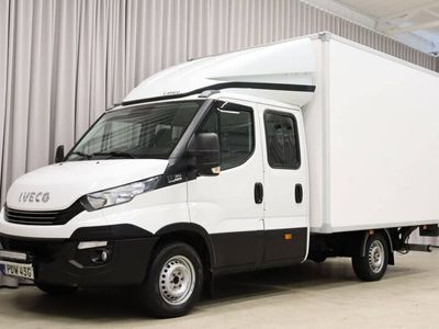 begagnad Iveco Daily 3.0 Automat Dubbelhytt Volymskåp Bakgavellyft 2019, Transportbil