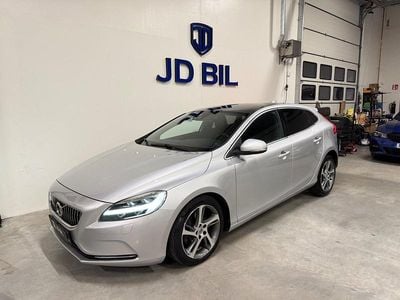Begagnad Volvo V40 Inscription 120 HK (88 kW) 2016 Silver Halvkombi
