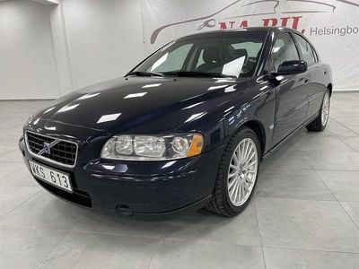 Mörkblå Begagnad 2004 Volvo S60 Business Edition Sedan | 49 900 kr (Marknadspris)
