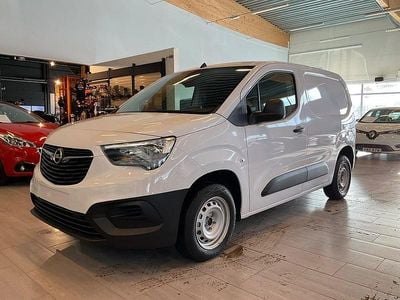 Begagnad Opel Combo Business 102 HK (75 kW) 2023 Vit Minibuss