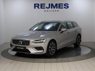 Silver Begagnad 2022 Volvo V60 Core Kombi | 389 500 kr (Marknadspris)