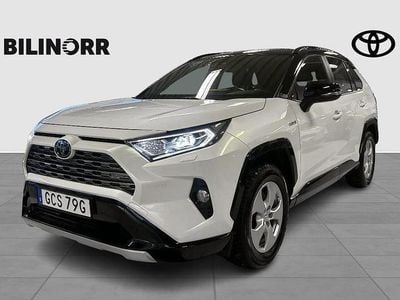 Vit Begagnad 2020 Toyota RAV4 Hybrid Style SUV | 359 900 kr (Marknadspris)