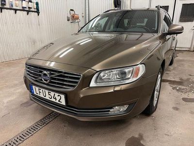 Brun Begagnad 2015 Volvo V70 Momentum Kombi | 220 000 kr